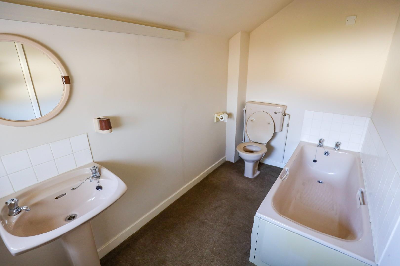 17 Darren Close, Cowbridge, Vale of Glamorgan, CF71 7DE